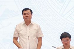 Bộ C&ocirc;ng Thương n&oacute;i g&igrave; về t&igrave;nh trạng gi&aacute; xăng giảm nhưng h&agrave;ng h&oacute;a vẫn neo cao?
