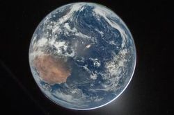 NASA phóng robot giải cứu kính viễn vọng khỏi nguy cơ bốc cháy