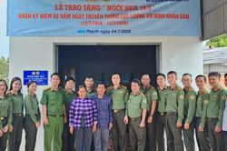 Trao tặng 3 căn nhà tình nghĩa cho gia đình có hoàn cảnh khó khăn