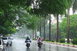 Hà Nội có mưa vừa, mưa to và dông cục bộ