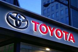 Toyota đầu tư thêm 250 triệu USD, tăng tốc sản xuất thương mại taxi bay