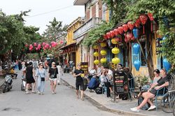 Du lịch Việt Nam thu hút 12,2 triệu khách quốc tế trong 6 tháng