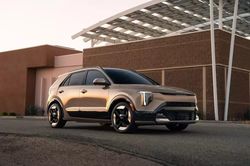 Tin xe 4/7: Kia Niro 2027 nâng cấp, BYD Seal 08 chạy 400 km không xăng