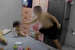 Triệu tập g&atilde; đ&agrave;n &ocirc;ng đ&aacute;nh đập d&atilde; man con ri&ecirc;ng của người t&igrave;nh ở TP.HCM