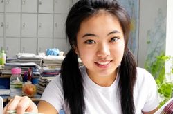 Cuộc sống hiện tại gây bất ngờ của 'thần đồng văn học' từng được Đại học Thanh Hoa phá lệ tuyển vào