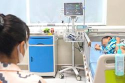 Học bơi buổi thứ 3, bé 6 tuổi bất ngờ bị chìm dưới nước, phải điều trị hồi sức tích cực