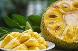 Ăn mít có tốt không và những ai nên hạn chế ăn mít?