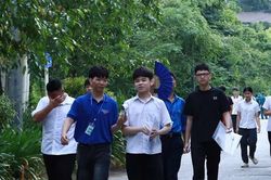 Tuyên Quang rút toàn bộ bài thi Toán điểm 10 để kiểm tra có sửa đáp án hoặc can thiệp nâng điểm hay không