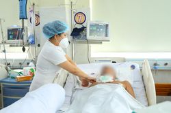 Tưởng chỉ say rượu nằm ngủ, người đàn ông phải đặt stent khẩn cấp