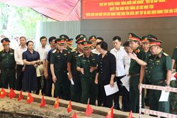 Phó Thủ tướng Phạm Thị Thanh Trà kiểm tra công tác chuẩn bị Lễ triển khai tìm kiếm, quy tập hài cốt liệt sĩ tại Công viên Lê Thị Riêng