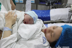 Chồng là quân nhân chuyên nghiệp, vợ có được hưởng chế độ thai sản nếu không tham gia bảo hiểm xã hội?