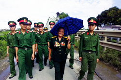 Người nữ Anh hùng Ngô Thị Tuyển đã về với đồng đội