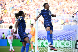 World Cup 2026: Pháp cởi bỏ bộ vest lịch lãm