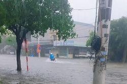 B&atilde;o số 1 suy yếu th&agrave;nh &aacute;p thấp nhiệt đới