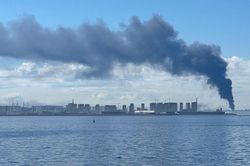 Hàng chục UAV Ukraine dội xuống St. Petersburg, hạ tầng năng lượng Nga 'rung chuyển' trong đêm