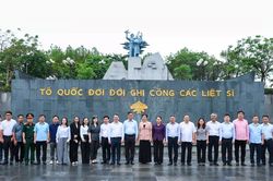 Hành trình tri ân trên đất lửa Quảng Trị: Tiếp sức những người lính ngày đêm đưa liệt sĩ trở về