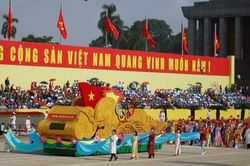 Hoàn thiện thể chế, chính sách để triển khai các hệ giá trị quốc gia, văn hóa, gia đình và chuẩn mực con người Việt Nam