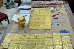Cách thức cha mẹ và bạn gái giúp Mr Pips rửa tiền hàng trăm tỷ đồng