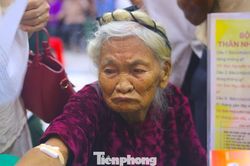 Những mái đầu bạc gửi hy vọng vào mẫu ADN tìm lại danh tính liệt sĩ