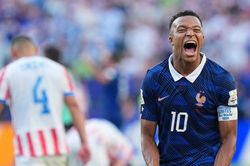 Mbappe áp sát Messi trong cuộc đua lịch sử World Cup