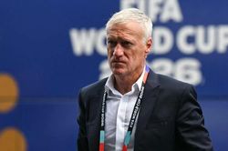 HLV Deschamps: Ph&aacute;p đ&atilde; vượt qua sự khi&ecirc;u kh&iacute;ch của Paraguay