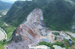 Một xã có 20 mỏ đá hoạt động ngày đêm, người dân lãnh đủ