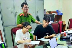 Vợ cũ của Mr Hunter khai về nguồn gốc 143 miếng v&agrave;ng bị cảnh s&aacute;t thu giữ