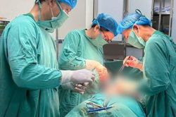 U xơ tử cung 1,5 kg, người phụ nữ phải truyền 10 đơn vị máu trước mổ