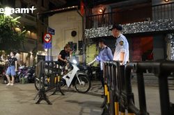 Hà Nội thí điểm cấm phương tiện vùng lõi Hoàn Kiếm: Nhiều người dân bỡ ngỡ, xuống xe dắt bộ