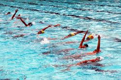 Xã hội hóa phát triển phong trào bơi toàn dân