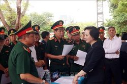 Ph&oacute; Thủ tướng Phạm Thị Thanh Tr&agrave; kiểm tra c&ocirc;ng t&aacute;c chuẩn bị Lễ triển khai t&igrave;m kiếm, quy tập h&agrave;i cốt liệt sĩ
