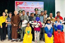 Kết nối yêu thương đến với đồng bào vùng biên Hướng Phùng