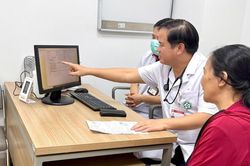 Bệnh viện Bạch Mai khám sức khỏe miễn phí cho 5.000 người thuộc đối tượng chính sách