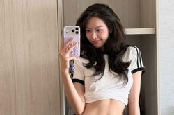 Hoa hậu Thanh Thủy tự tin khoe cơ bụng săn chắc