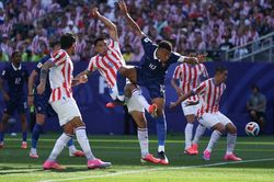 Tuyển Pháp thắng theo cách của nhà vô địch World Cup