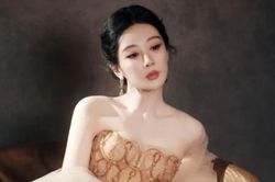 Dương Tử lộ diện cực sang chảnh sau khi thắng giải thưởng lớn