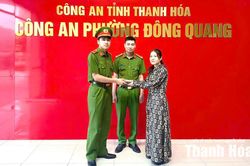 Chiến sĩ Cảnh s&aacute;t cơ động C&ocirc;ng an Thanh H&oacute;a nhặt được 75 triệu đồng trả lại người mất