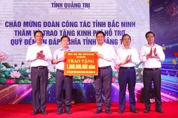 Đoàn công tác tỉnh Bắc Ninh tri ân các anh hùng liệt sĩ tại Quảng Trị