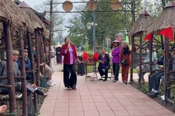 Chợ quê, nơi tìm về