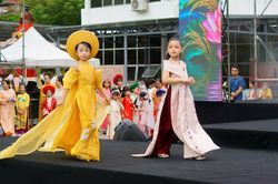 Chuỗi sự kiện áo dài kể câu chuyện văn hóa Huế