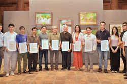 Triển lãm 'Quốc Tử Giám trong nghệ thuật' nối dài niềm tự hào truyền thống hiếu học