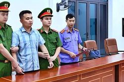 Vụ việc 140 điểm 10 To&aacute;n tại Tuy&ecirc;n Quang: C&ocirc;ng an bắt tạm giam một gi&aacute;o vi&ecirc;n
