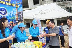 Công đoàn hướng về người lao động trên công trường trọng điểm