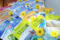 Miễn phí sách giáo khoa cho học sinh trên toàn quốc từ năm học 2029-2030