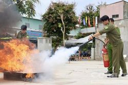 TPHCM: Tăng cường năng lực chữa cháy, cứu nạn cho lực lượng tại chỗ