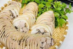 Cách làm chân giò nhồi thịt thơm ngon, lạ miệng cho bữa cơm gia đình