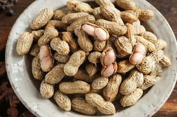 Ăn lạc luộc vào buổi sáng có tác dụng gì?