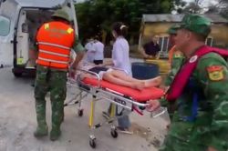 Biên phòng Cát Hải phối hợp đưa bệnh nhi xuất huyết tiêu hóa đi cấp cứu