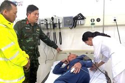 Chìm tàu trong đêm bão, 3 thuyền viên được cứu sống trên biển