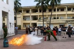 Huấn luyện nghiệp vụ chữa ch&aacute;y, cứu nạn cho lực lượng l&agrave;m nhiệm vụ tại cơ sở